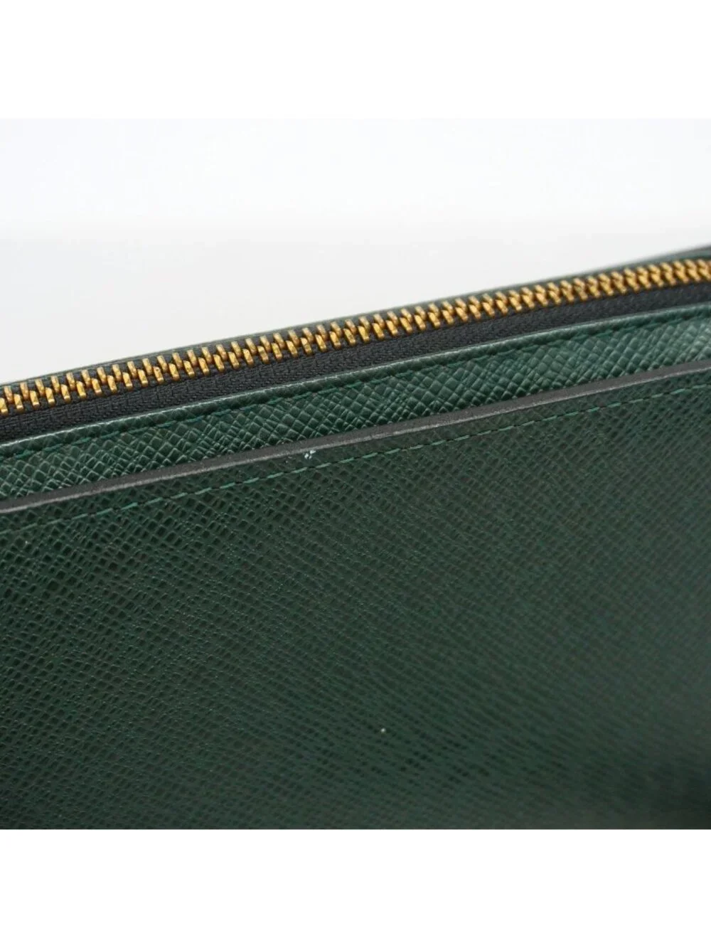 Louis Vuitton Clutch Taiga Baikal Epi